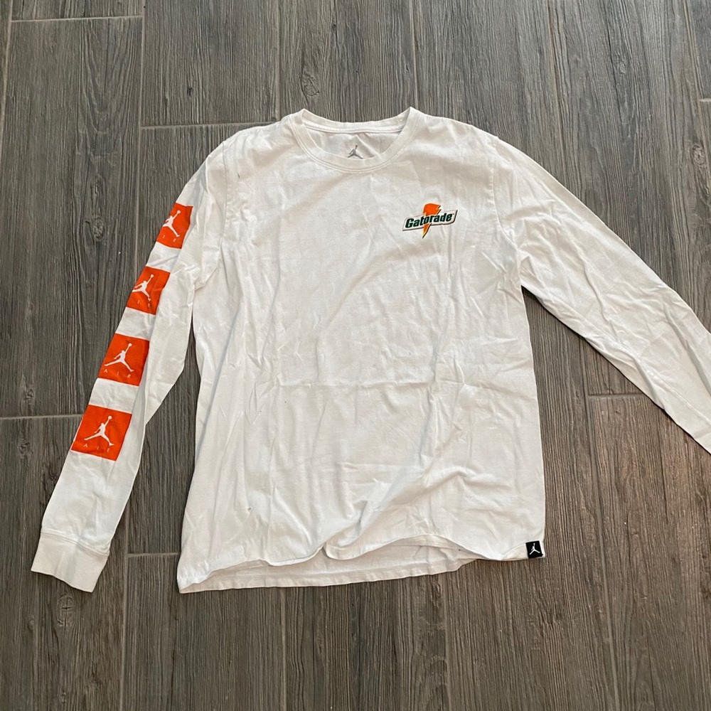 Air Jordan X Gatorade be like Mike long sleeve